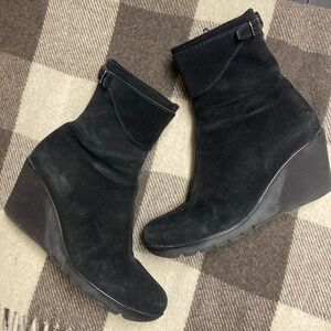 La Canadienne Suede Wedge Booties